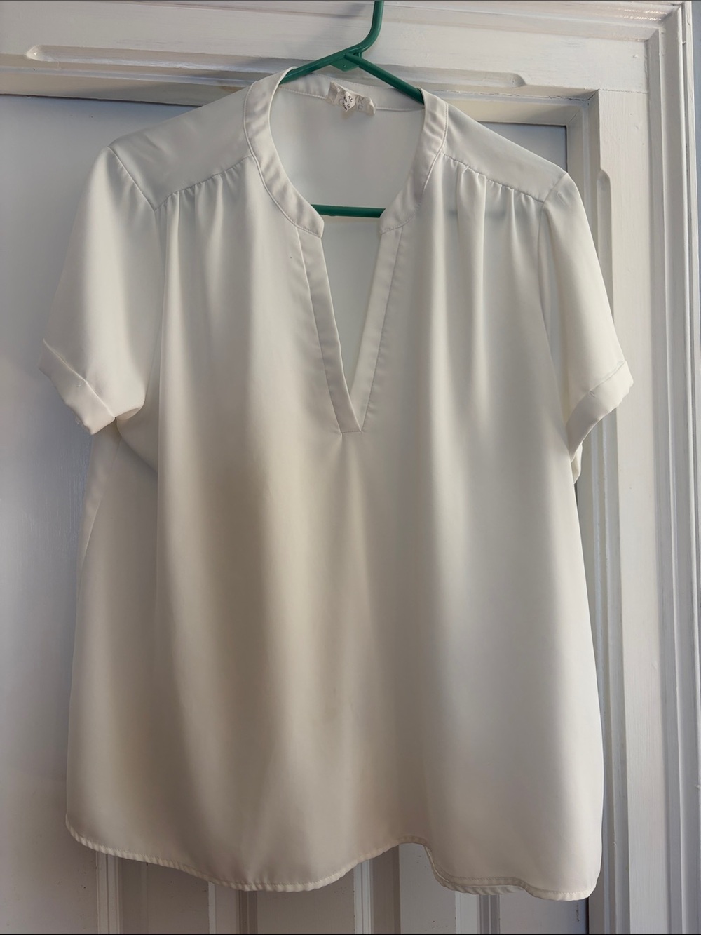 Olive & Oak Ivory Split V-Neck Short Sleeve Blouse
